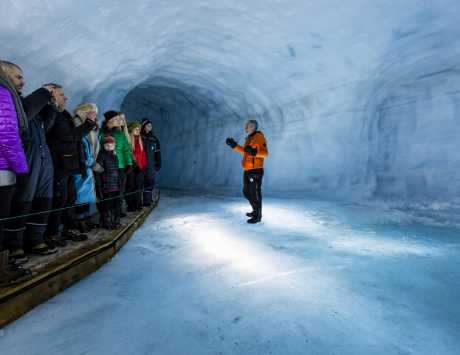 Média réf. 3351 (3/8): Voyage au centre du glacier Langjökull
