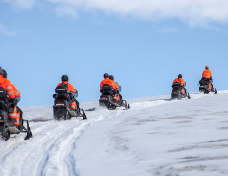 Motoneige sur le glacier Myrdalsjökull