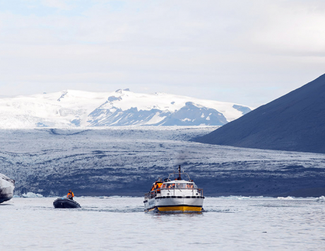 Média réf. 3446 (5/5): Croisière en bateau au milieu des icebergs à Jokulsarlon
