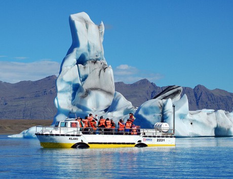 Croisière en bateau au milieu des icebergs à Jokulsarlon