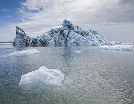 Média réf. 3449 (2/5): Croisière en bateau au milieu des icebergs à Jokulsarlon