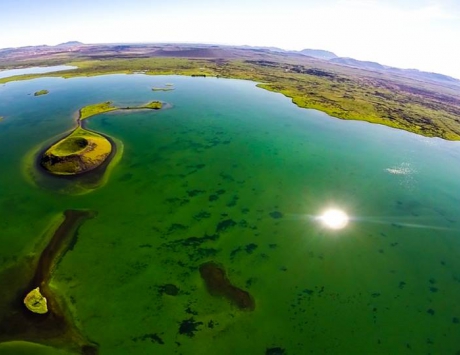 Survol en avion du lac Myvatn et du volcan Krafla