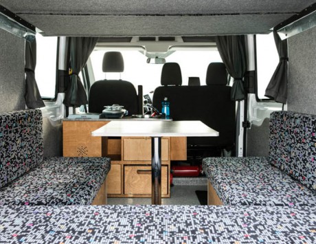 Média réf. 2168 (4/6): Camper Easy Big (Renault Trafic ou equivalent) : Transport 4 personnes et couchage 2 adultes + 2 enf