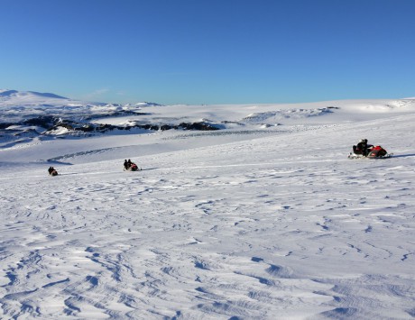 Motoneige sur le glacier Myrdalsjökull