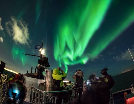 Média réf. 3395 (3/4): Croisière d’observation des aurores boréales