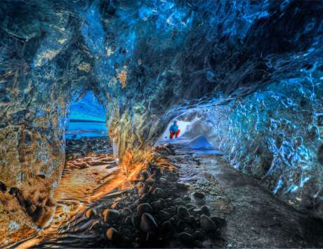 Exploration d'une grotte de glace sous le glacier Vatnajökull