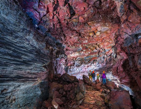 Média réf. 2142 (1/4): Exploration du tunnel de lave Raufarhólshellir