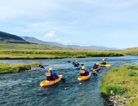 Balade en kayak sur la rivière Svarta à Varmahlid