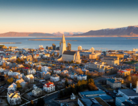 Média réf. 4247 (4/9): Islande, terre de feu et de glace